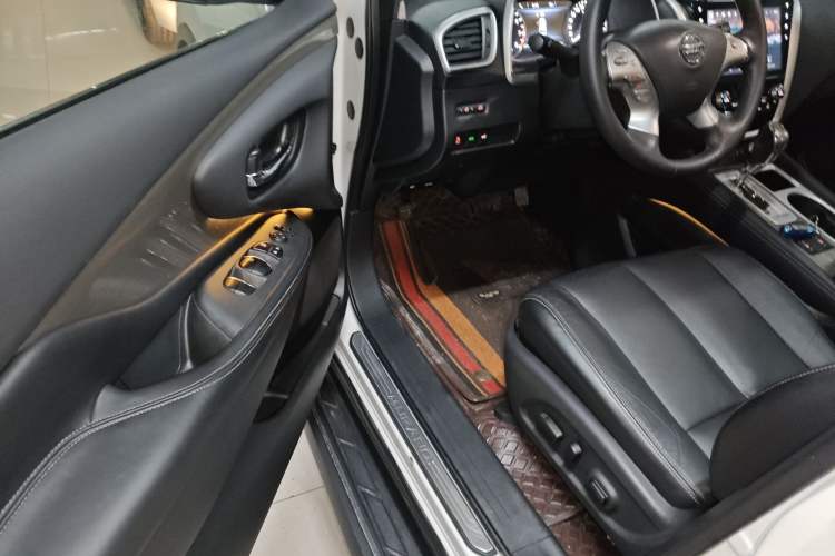 Used Nissan Murano 2021 2.5L XL Two-Wheel Drive Smart Connect Luxury Edition Driver Seat