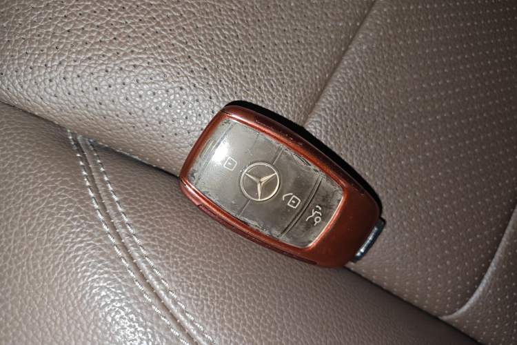 Used Mercedes-Benz E-Class 2019 E 300 L Sporty and Stylish Model