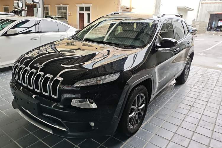 Used Jeep Cherokee 2020 2.0L Two-Wheel Drive Classic Sports Edition