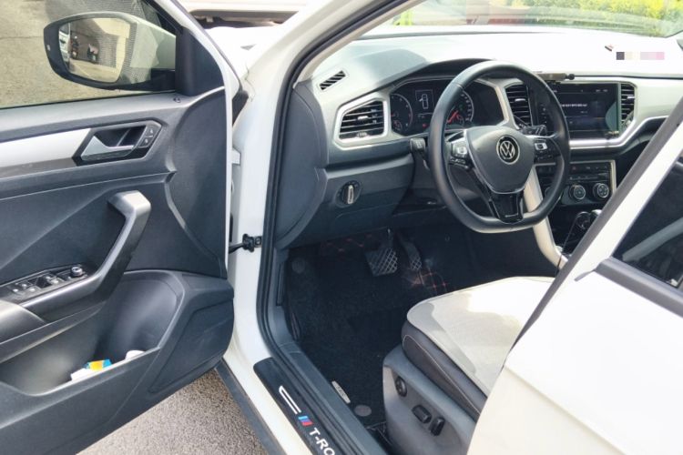 Used Volkswagen T-ROC 2022 280TSI DSG Two-Wheel Drive Elite PLUS Driver Seat