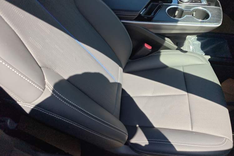 Used Cadillac LYRIQ 2022 Rear-Drive Long-Range Luxury Edition
