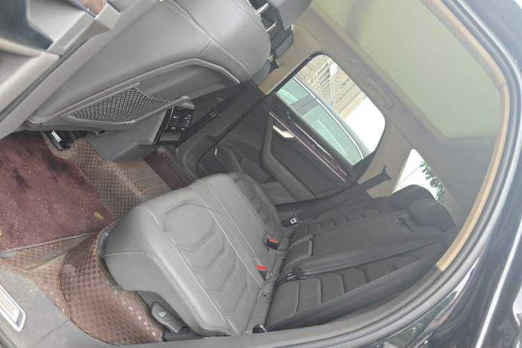 Used Volkswagen Touareg 2022 3.0 TSI Luxury Edition Black Diamond Sport Package
