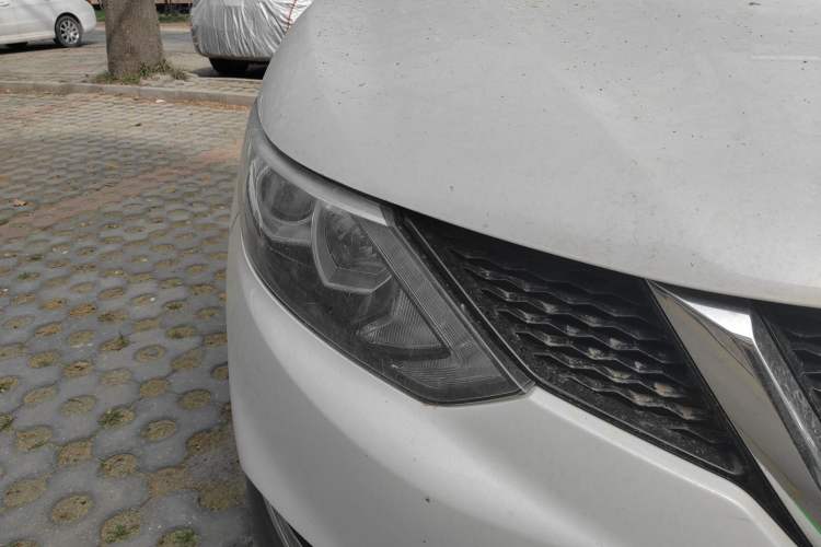 Used Nissan Qashqai 2016 2.0L CVT Elite Edition Right Front Headlight