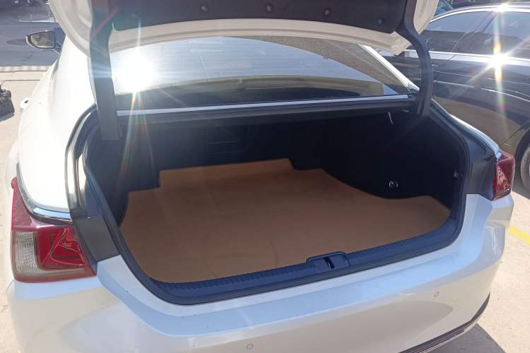 Used Lexus ES 2022 200 Excellence Edition
