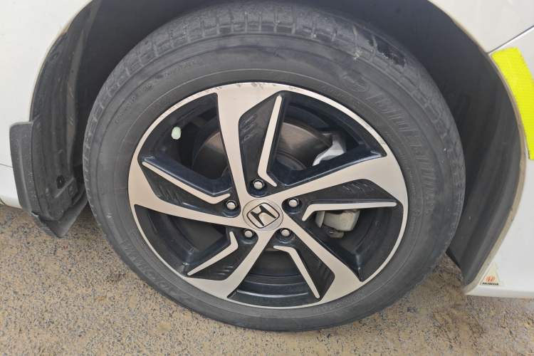 Used Honda Odyssey 2015 Revised 2.4L Luxury Edition Right Front Wheel Hub