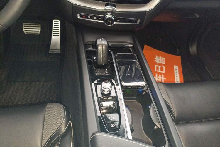 Used Volvo XC60 New Energy 2020 T8 eDrive Hybrid – Smart & Sporty Edition
