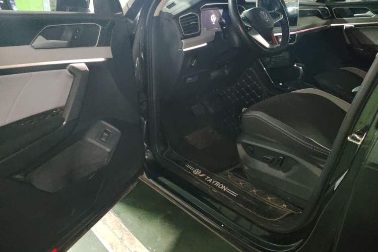 Used Volkswagen Tayron 2023 280TSI Two-Wheel-Drive Luxury Plus Advanced Version Interior 3