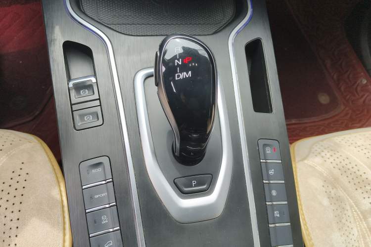 Used Wey VV7 2020 2.0T Flagship Edition Gear Lever