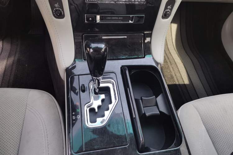 Used Toyota Crown 2007 3.0L Royal Saloon Stylish Navigation Gear Lever