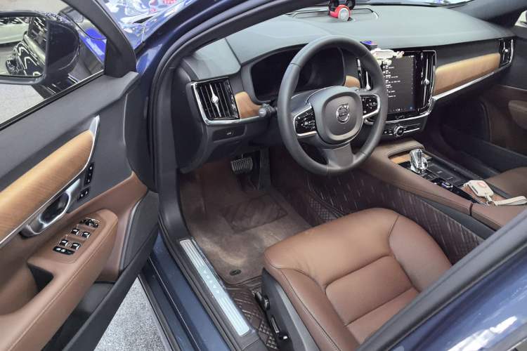 Used Volvo S90 2024 B5 Zhiyi Luxury Edition