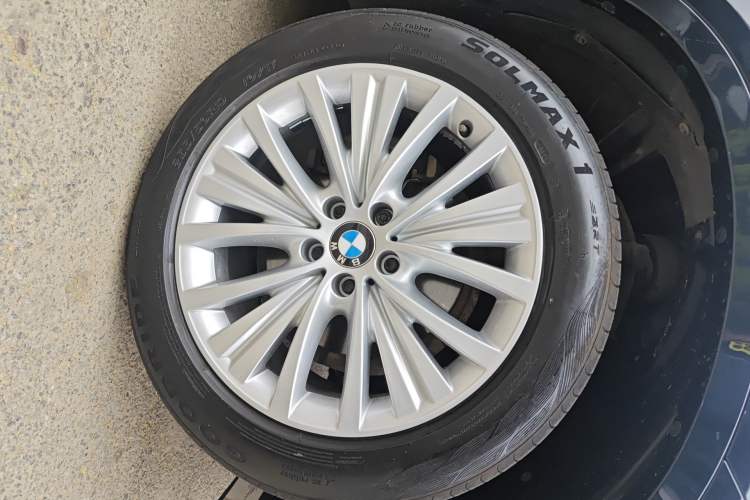 Used BMW X5 2017 xDrive28i Right Front Wheel Hub