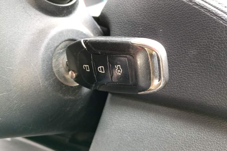 Used Ford Escort 2015 1.5L Automatic Fashion Model
