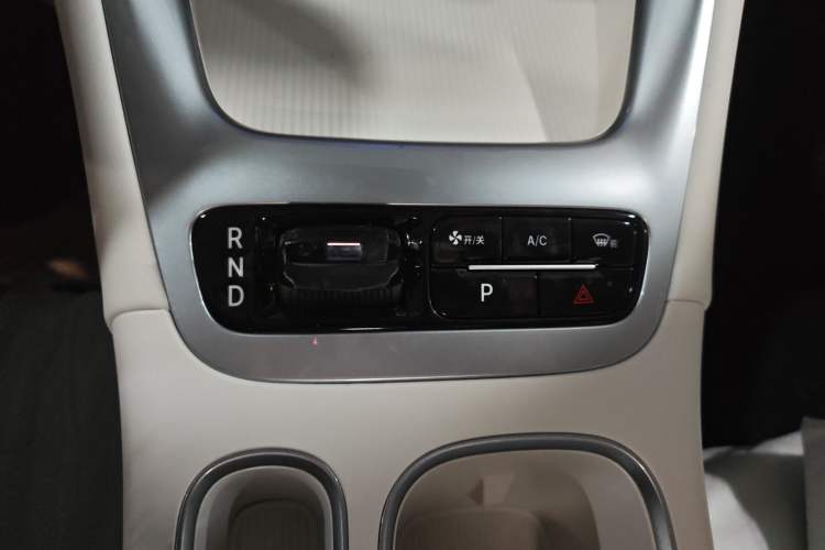 Used Geely Galaxy Geome 2026 Model 310km Dream Edition Gear Lever