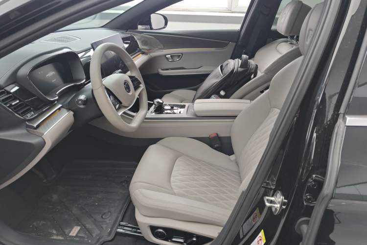 Used BYD Han 2025 EV with 701 km of Laser Radar-Enabled Intelligent Driving
