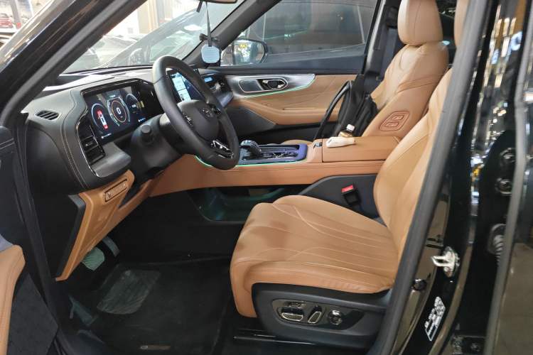 Used GAC Trumpchi ES9 2024 PHEV with 143 km Max
