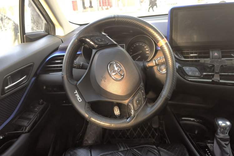 Used Toyota C-HR 2018 2.0L Leading with Sunroof China V Standard