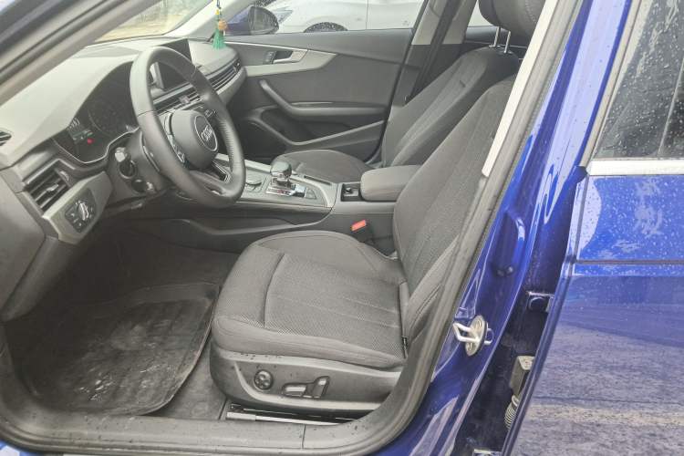 Used Audi A4L 2019 40 TFSI Ambition China VI Left Front Seat