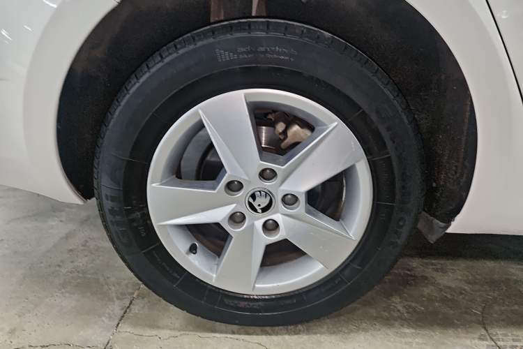 Used Skoda Octavia 2017 Classic Model 1.6L Automatic Standard Edition
