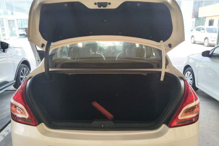 Used Peugeot 308 2014 Enjoy Edition Classic 1.6L Manual YouShang Model
