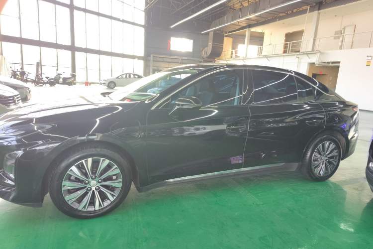 Used Hongqi E-QM5 2022 431 km Charge & Enjoy Edition