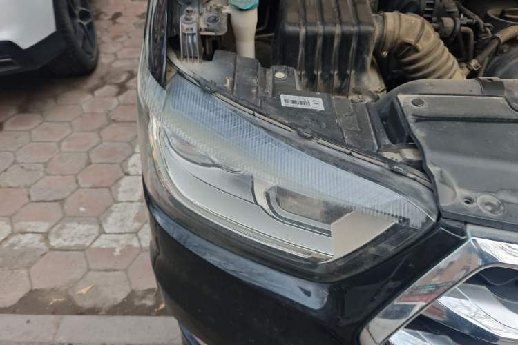 Used JAC Refine M4 2016 2.0L Manual Luxury Version