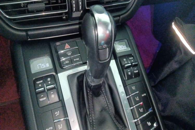 Used Porsche Macan 2018 Macan 2.0T