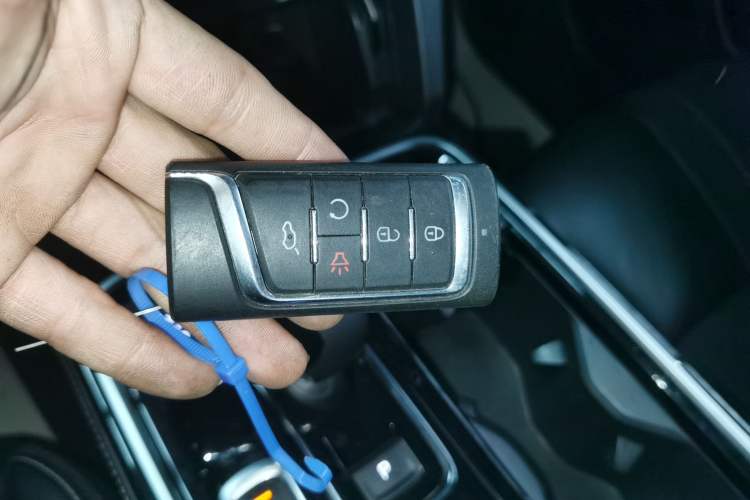 Used GAC Trumpchi GS8 2020 390T Two-Wheel Drive Luxury Smart Connectivity Version (7 Seats) Interior 1