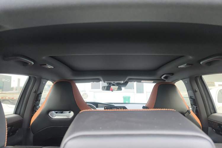 Used Changan UNI-V 2024 1.5T Prestige Sport Edition
