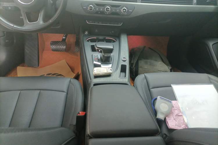 Used Audi A4L 2022 40 TFSI Stylish and Elegant Edition Gear Lever