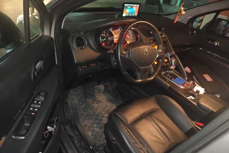 Used Peugeot 3008 2015 2.0L Automatic Trend Edition Driver Seat