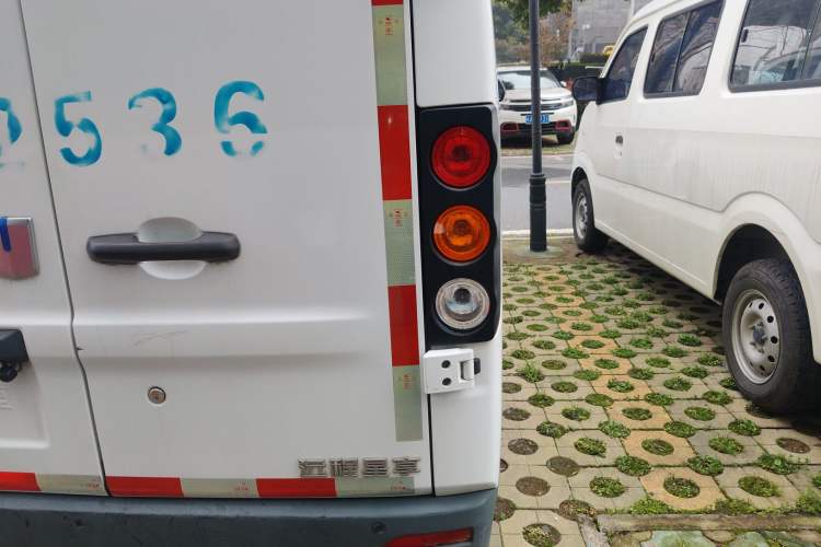 Used Farizon Xingxiang V 2023 V6E Zhonghang Lithium Battery 38.64kWh Value Edition Right Rear Taillight