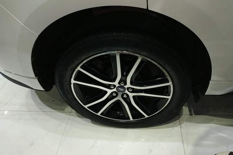 Used Ford Edge 2020 EcoBoost 245 Two-Wheel Drive Titanium 7-Seater