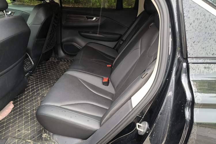 Used Hongqi E-QM5 2022 431 km Charge & Enjoy Edition