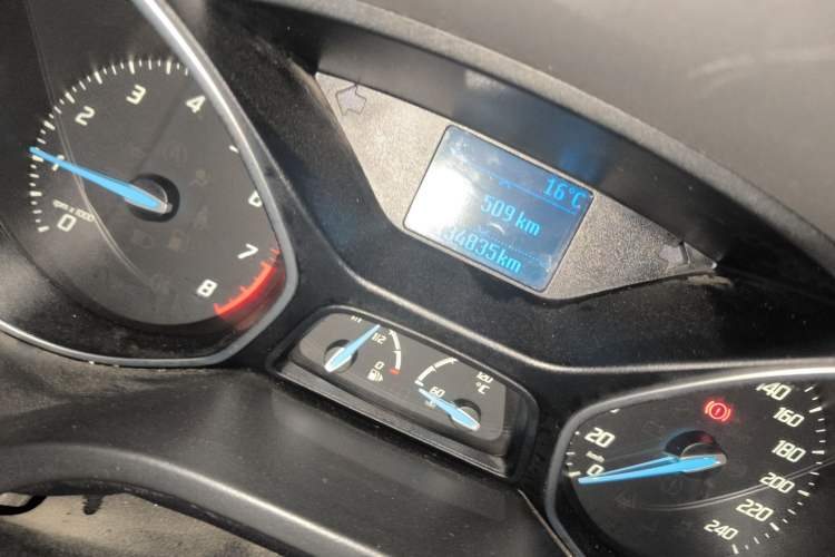 Used Ford Focus 2012 Sedan 1.6L Manual Fashion Edition
