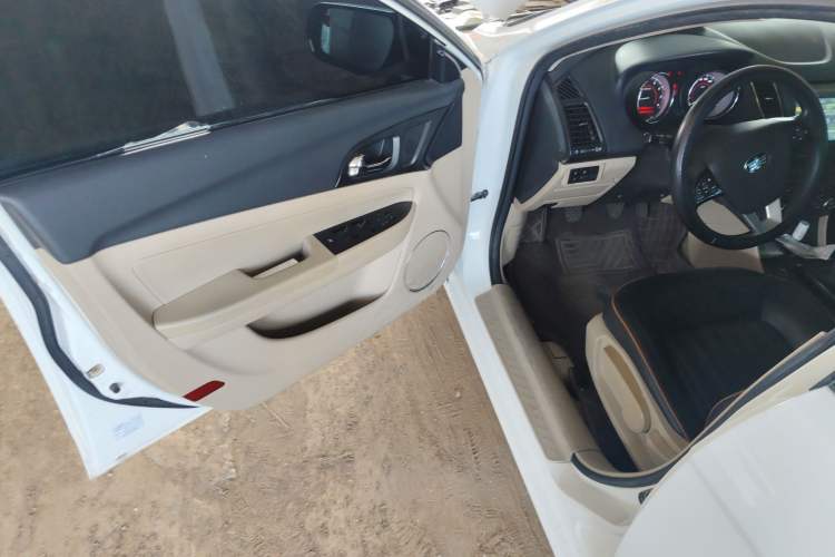 Used Bestune B50 2013 1.6L manual luxury version Driver Seat