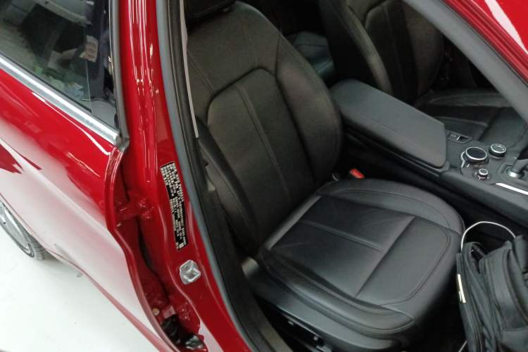 Used Alfa Romeo Giulia 2017 2.0T 200HP Luxury Edition