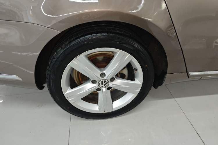 Used Volkswagen Magotan 2016 2.0 TSI Luxury Comfort Version Exterior 5