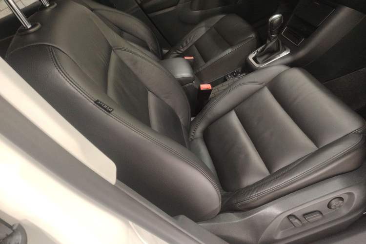 Used Volkswagen Tiguan 2015 1.8TSI Automatic Two-Wheel Drive Comfort Edition Right Front Seat