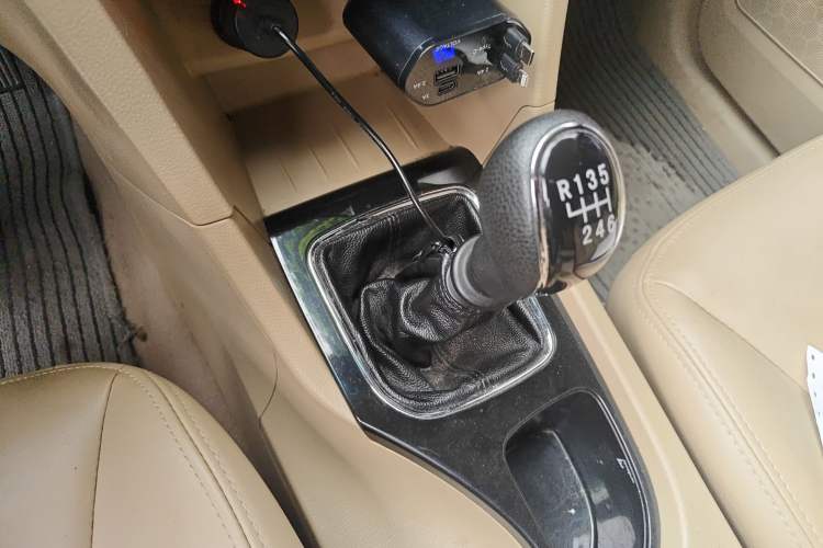 Used Baojun 730 2016 1.5T Manual Comfort Version 7 Seats