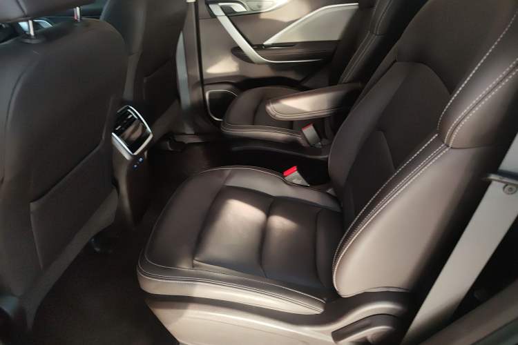 Used Livan Maple 80v L 2024 515 km Range 7 Seats Left Rear Seat