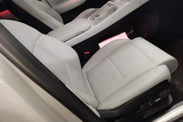 Used Nio ES6 2024 75 kWh
