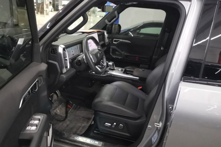 Used JETOUR Traveler 2024 2.0T All-Wheel-Drive Silver Dragon Wings Driver Seat