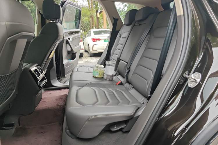 Used Volkswagen Touareg 2022 3.0 TSI Luxury Edition Black Diamond Sport Package