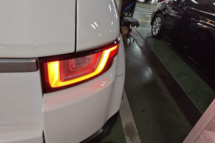 Used Land Rover Range Evoque 2018 240 PS SE Smart Brilliance Edition
