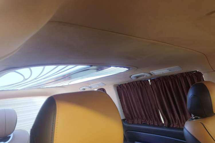 Used Mercedes-Benz Vito 2023 2.0T Elite Version 7 Seats