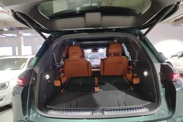 Used Li Auto L8 2023 Max model Trunk