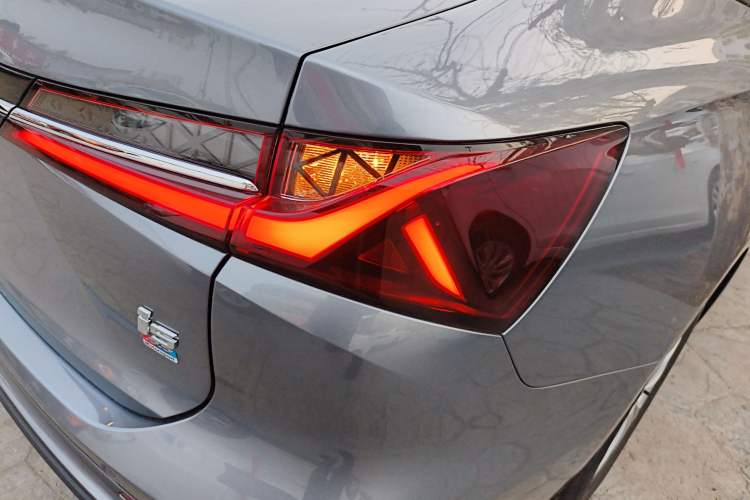 Used Roewe i5 2023 1.5L Manual Comfort Edition