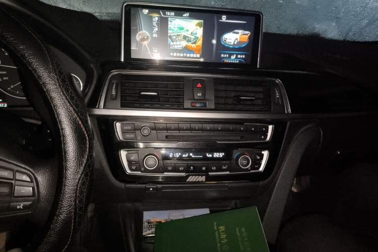 Used BMW 3 Series 2016 320Li Ambition Model
