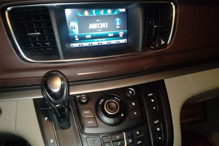 Used Buick GL8 2017 25S Luxury Version China V Standard