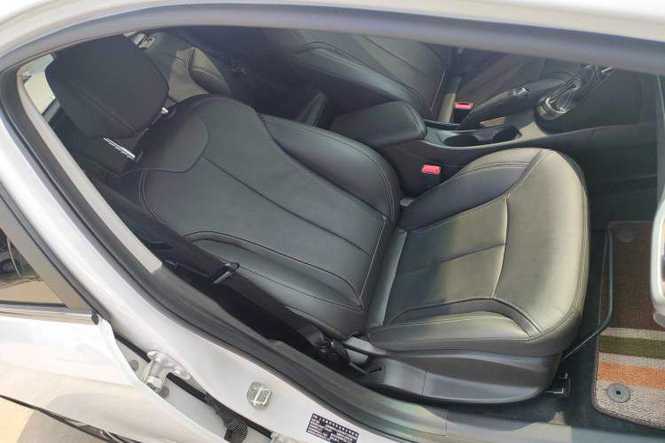 Used Buick Excelle GX 2019 18T Automatic Connected Elite Model China VI Standard